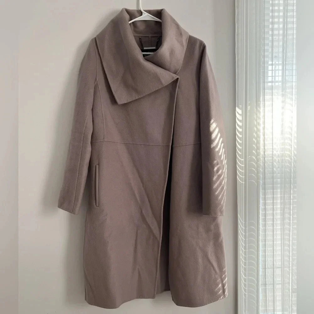 Badgley Mischka Wool lavender statement coat